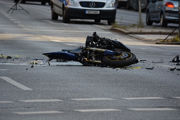 Can a motorcycle accident victim not wearing a helmet sue?